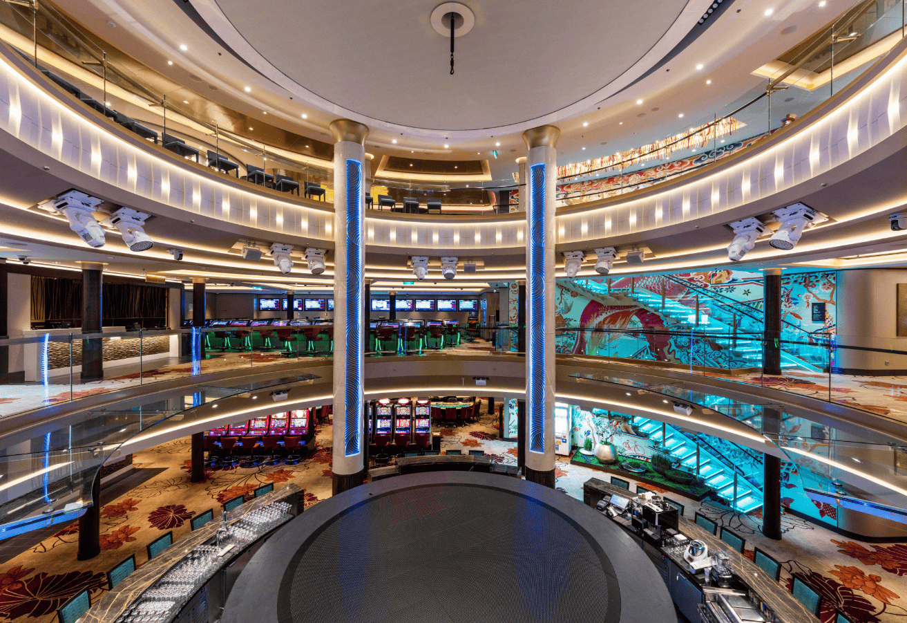 Interior Kapal Pesiar Resort Worlds